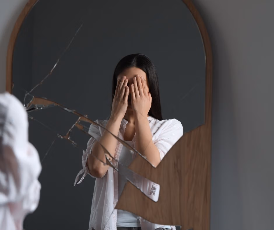 Cómo tu diálogo interior moldea tu imagen y tu marca personal.